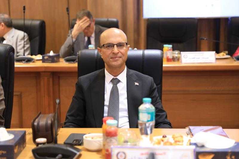 رئيس جامعة أسيوط يشارك فى اجتماع المجلس الأعلى للجامعات بجامعة مدينة السادات