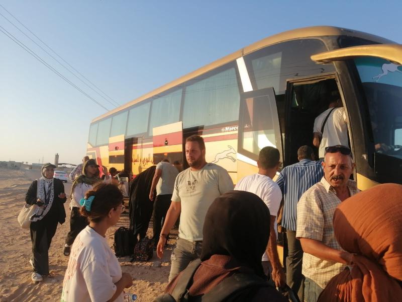 تسيير أتوبيسات لنقل ركاب قطار مطروح من موقع الحادث إلى القاهرة والإسكندرية