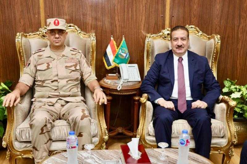 محافظ المنوفية يستقبل قائد قوات الدفاع الشعبي والعسكري لتنفيذ مشروع التدريب العملي المشترك ” صقر 154 ” لمجابهة الأزمات والكوارث