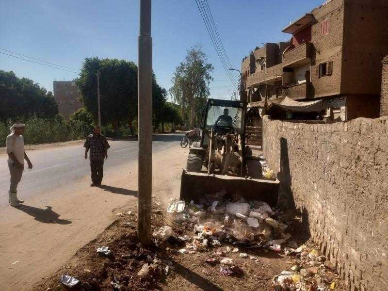 محافظ أسيوط: استمرار الحملات اليومية للنظافة ورفع 20 طنًا من المخلفات بقرى أبنوب