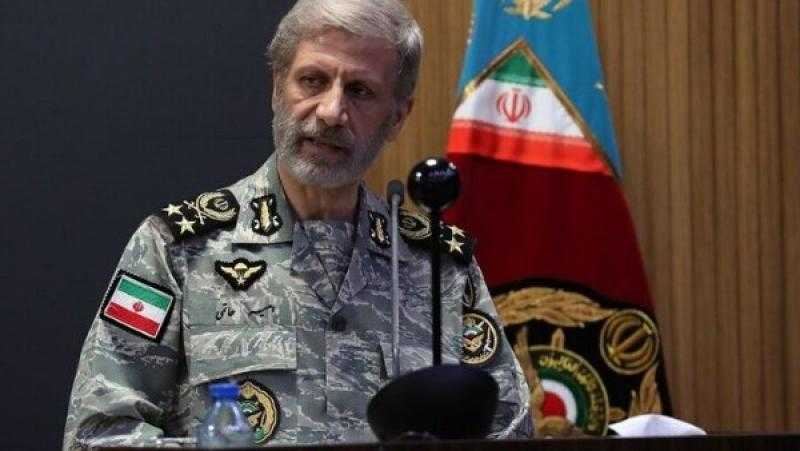 قائد الجيش الإيراني: مستعدون لحماية مصالحنا الوطنية وإفشال مؤامرات الأعداء