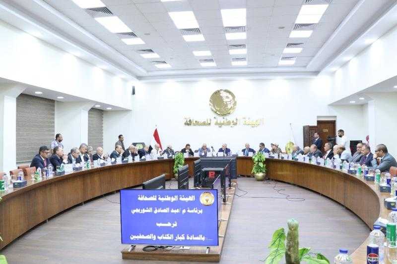 شيوخ المهنة وكبار الكتاب في ضيافة الوطنية للصحافة.. نقاش صريح حول رؤية تطوير المحتوى والخطاب الإعلامي