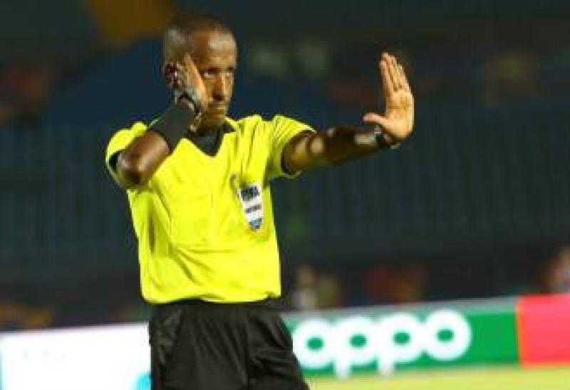 باملاك تيسيما يعتزل التحكيم الدولي بعد رحلة طويلة في الملاعب