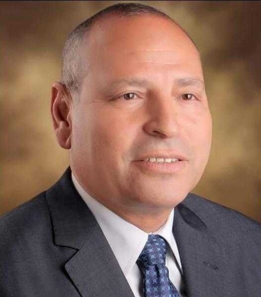 محافظ القاهرة :انتظام العمل بموقف أحمد حلمي بعد نقل ١٢ خط ميكروباص من المواقف العشوائية