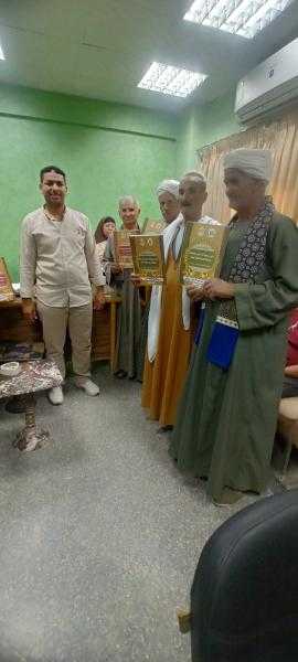 محافظ أسيوط: استكمال إجراءات تقنين أراضي أملاك الدولة وتسليم عقود للمستفيدين بأبنوب