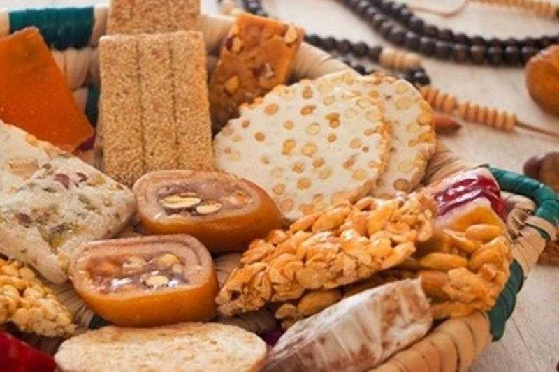 خبير تغذية يوضح الكميات المناسبة لتناول حلوى المولد