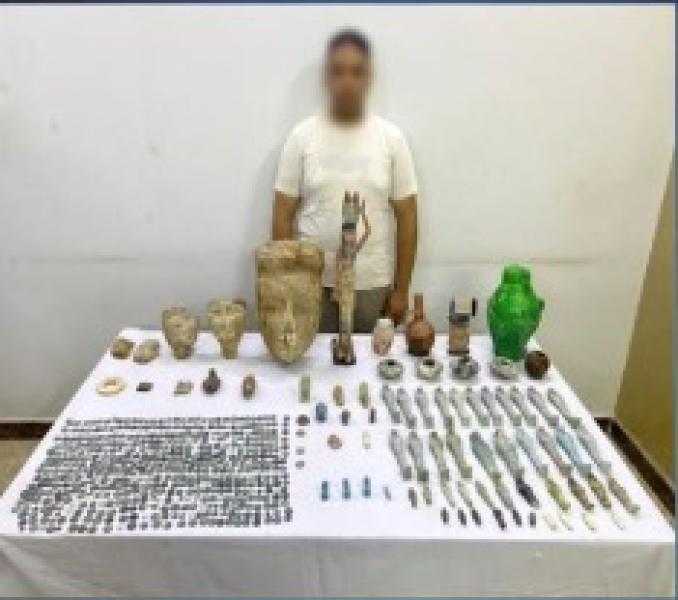 القبض على تاجر بحوزته 577 قطعة آثار بالمنيا