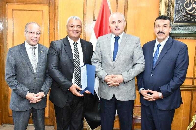 تكليف الدكتور أحمد كمال منسقًا عامًا للأنشطة الطلابية بجامعة قناة السويس