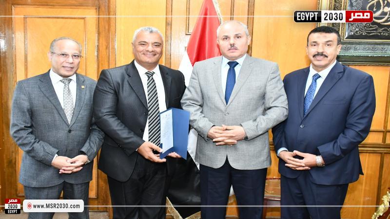 رئيس جامعة قناة السويس 