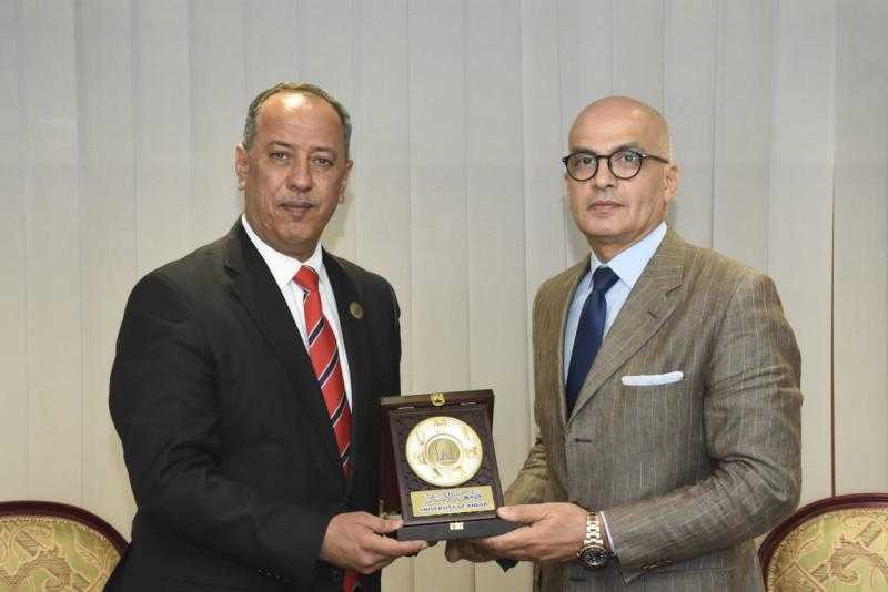 رئيس جامعة عين شمس يستقبل رئيس جامعة الانبار العراقية