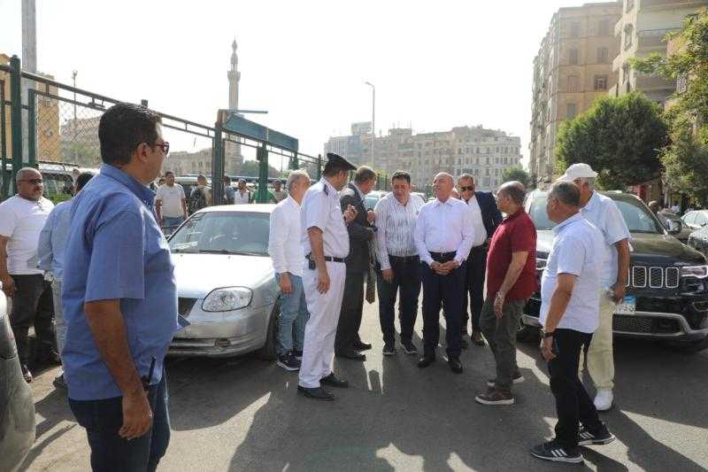 محافظ القاهرة يتفقد انتظام العمل بموقف أحمد حلمي بعد نقل ١٢ خط ميكروباص من المواقف العشوائية