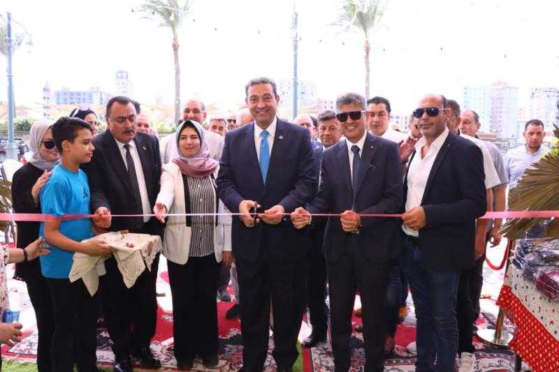 محافظ دمياط يفتتح معرض أهلاً بالمدارس بالأعصر بمدينة دمياط