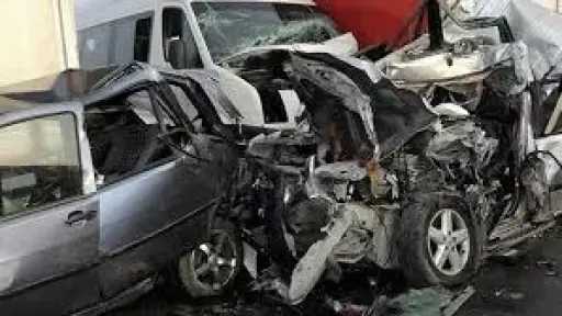 إصابة 5 أشخاص في تصادم نقل ثقيل وميكروباص... إصابة 5 أشخاص في تصادم نقل ثقيل وميكروباص وملاكي على الطريق الصحراوي بالإسكندرية
