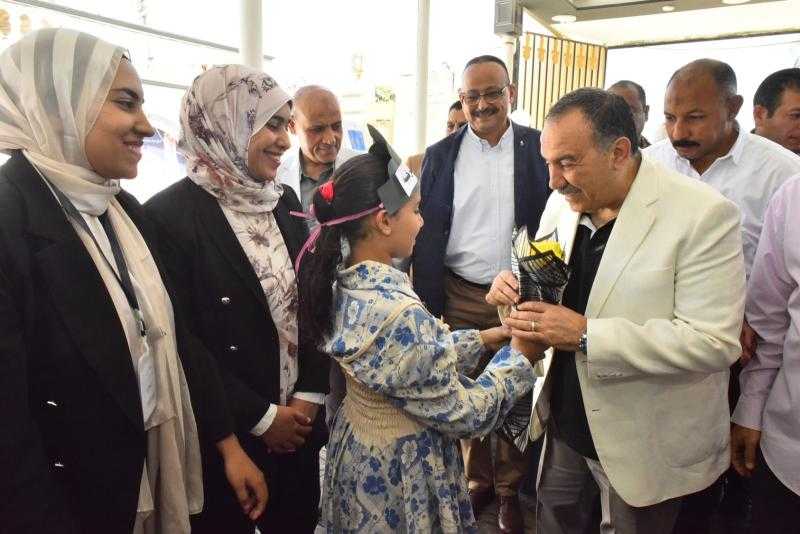 محافظ أسيوط يشهد حفل تخرج 100 طفل ضمن مشروع مكافحة أسوأ أشكال عمل الأطفال