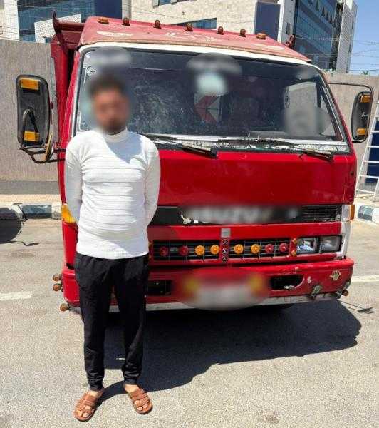 الأمن يكشف ملابسات فيديو اصطدام سيارة نصف نقل بأخرى فى الشيخ زايد