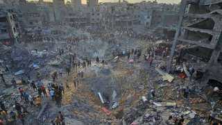 استُشهاد 80 فلسطينيًا في قصف إسرائيلي على غزة منذ فجر اليوم