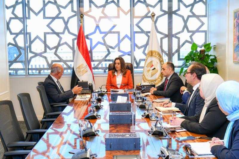 وزيرة البيئة تعقد اجتماعاً تنسيقيا مع مساعد وزير الخارجية للوقوف على كافة مستجدات عملية التحضير والإعداد لمشاركة مصر في قمة المناخ (COP30) بالبرازيل