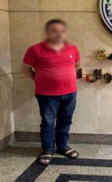 ضبط شخص يمارس النصب على راغبى تأشيرات الدخول والإقامات عبر مواقع التواصل