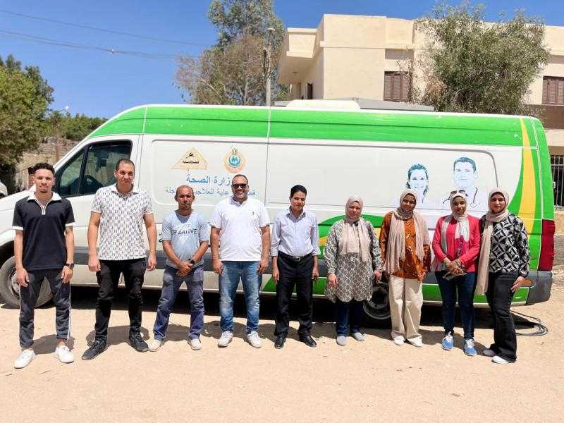 وكيل وزارة الصحة بالأقصر يتابع أعمال القوافل الطبية ومبادرة 100 يوم صحة