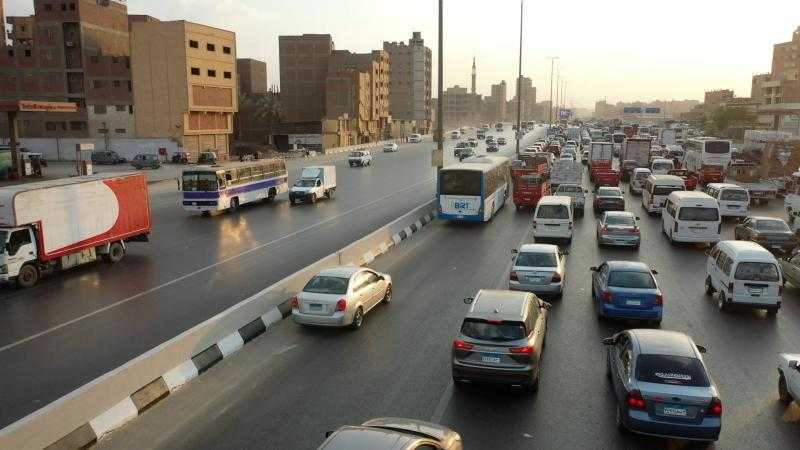 النقل تناشد قائدي المركبات الالتزام بعدم استخدام حارة الأتوبيس الترددي على الطريق الدائري