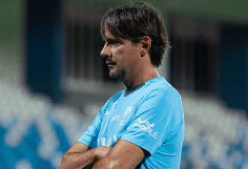 الهلال يعود للتدريبات بغياب 17 لاعبًا وإنزاجي يستعين بالشباب