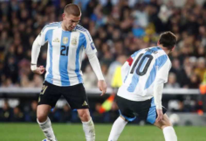 موهبة الأرجنتين الشابة يكشف: «ميسي كاد يقتلني في الملعب»