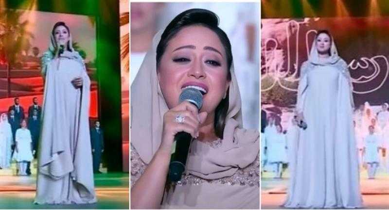 ريهام عبد الحكيم تخطف الأنظار بإطلالة عصرية محتشمة في حفل المولد النبوي