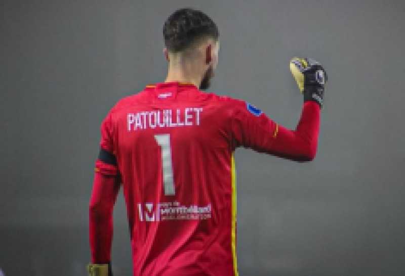 الهلال السعودي ينجز صفقة حارس ليون الفرنسي