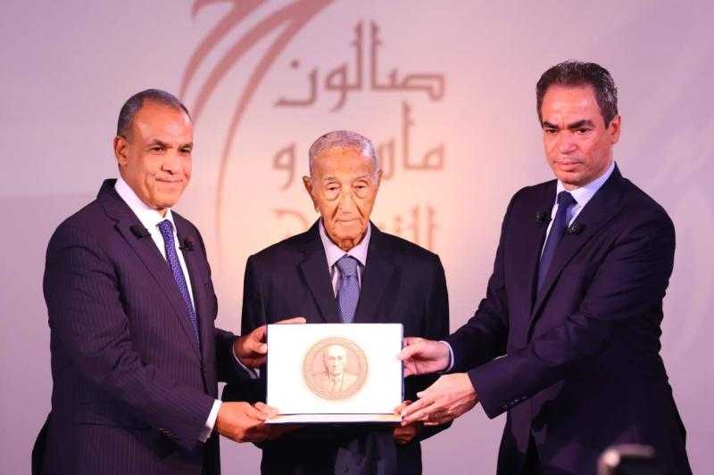 بحضور وزير الخارجية.. منح وسام ماسبيرو لـ «فهمي عمر وسناء منصور وإيناس جوهر ونهال كمال»