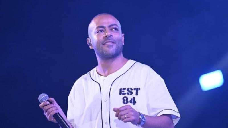 تامر عاشور ينفي مشاركته في حفل سعودي: ”ده نصب”