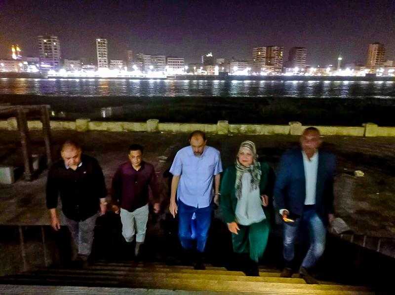 في جولة ميدانية مسائية مفاجئة.. محافظ سوهاج يتفقد الكورنيش الشرقي ومدينة أخميم