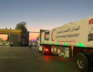 استئناف دخول المساعدات الإنسانية إلى أهالي غزة