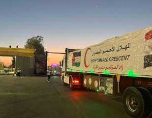 استئناف دخول المساعدات الإنسانية إلى أهالي غزة