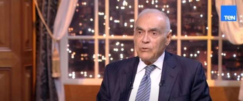 السفير محمد كامل