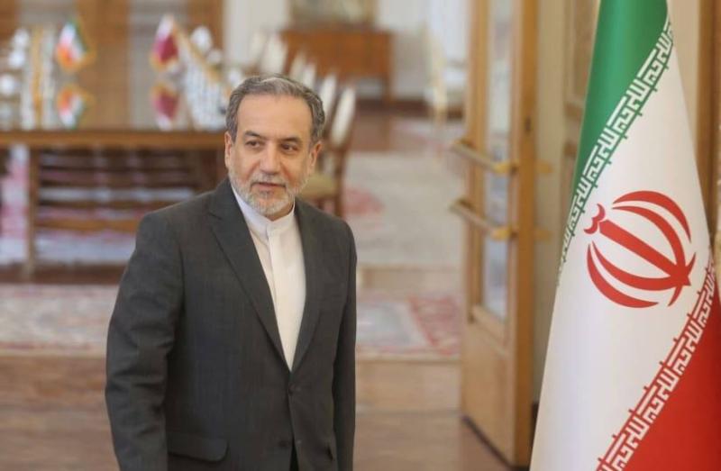 وزير الخارجية الإيراني يدين الإجراءات الأمريكية الأحادية ويدعو إلى منع انتشار الفوضى