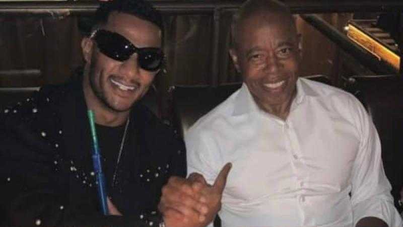 محمد رمضان يلتقي عمدة نيويورك السابق ويعلن موعد طرح ” محمد رمضان يلتقي عمدة نيويورك السابق ويعلن موعد طرح ”قلبي دق”