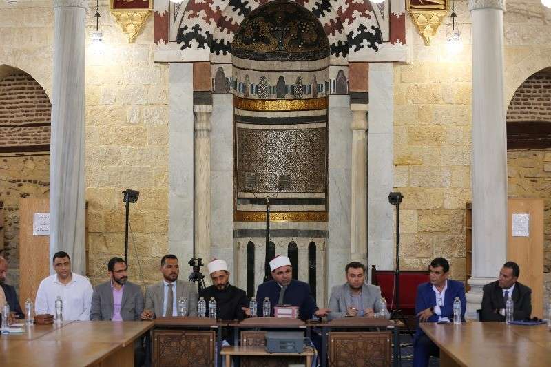 مدير الجامع الأزهر يلتقي مديري الإدارات الفرعية للرواق الأزهري