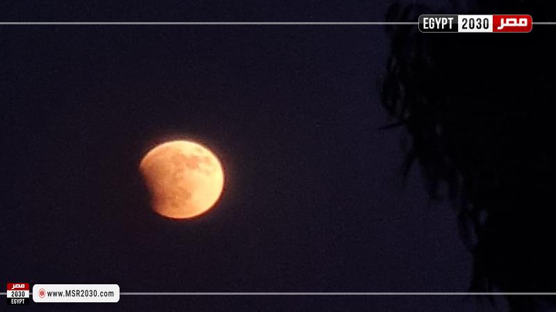 ظاهرة القمر الدامي في سماء مصر
