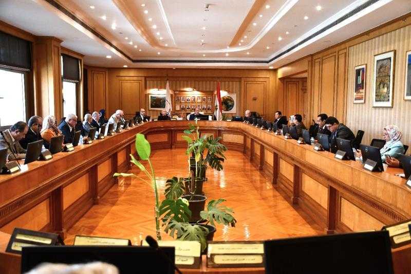 مجلس جامعة حلوان يدين التصريحات الأخيرة لرئيس الوزراء الإسرائيلي بشأن تهجير الفلسطينيين عبر معبر رفح