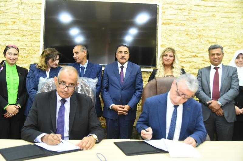 محافظ مطروح يشهد توقيع  عدد (3 ) بروتوكولات تعاون بين المحافظة وعدد من شركات البترول