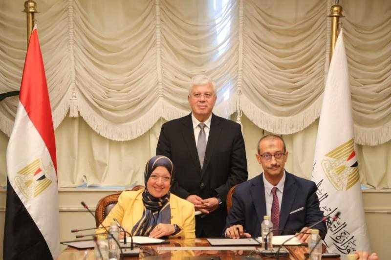 وزير التعليم العالي يشهد توقيع بروتوكول تعاون بين صندوق تطوير التعليم وصندوق الاستشارات والبحوث الفنية