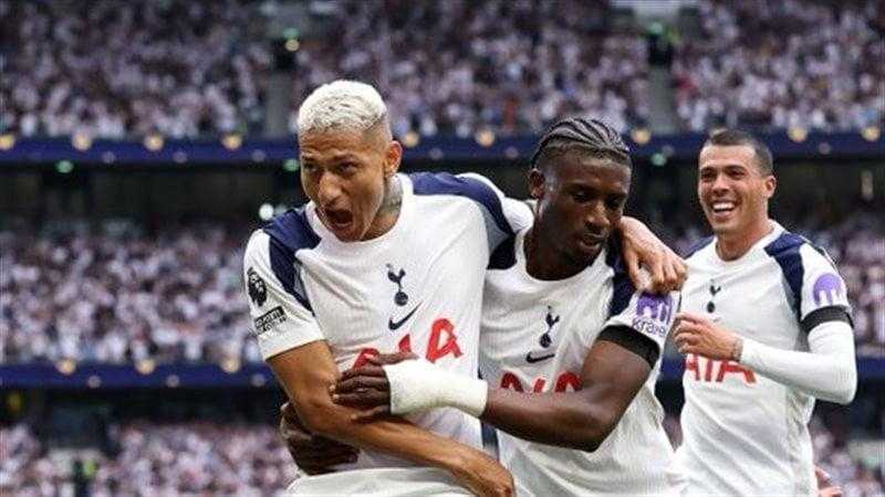 توتنهام يحسم موقفه من العروض الاستثمارية: ”لسنا للبيع”