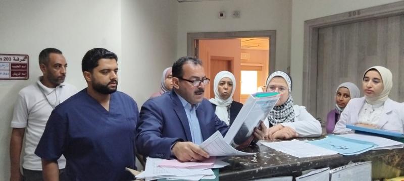 مرور مفاجئ لمدير إدارة الخدمات الطبية بالمؤسسة العلاجية داخل مبرة المعادي