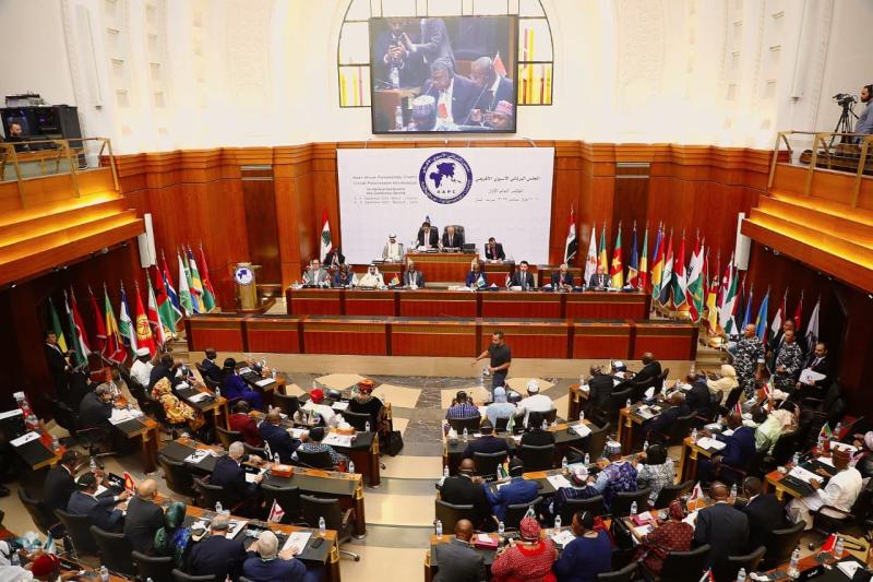 رئيس البرلمان العربي: الدول العربية تشكل جسرًا لتعزيز التكامل والاندماج بين قارتي آسيا وأفريقيا