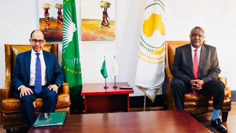 بيان عاجل من سفير مصر ببريتوريا عقب لقائه رئيس البرلمان الإفريقي