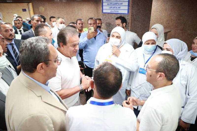 وزير الصحة يتفقد مستشفي نجع حمادي العام وأبو تشت ومشروع إنشاء مستشفى الرمد وجراحة الوجه بقنا