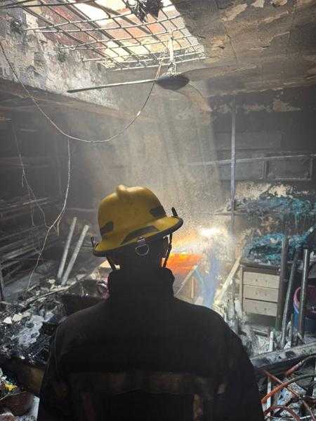 السيطرة على حريق داخل مدرسة  بالنزهة