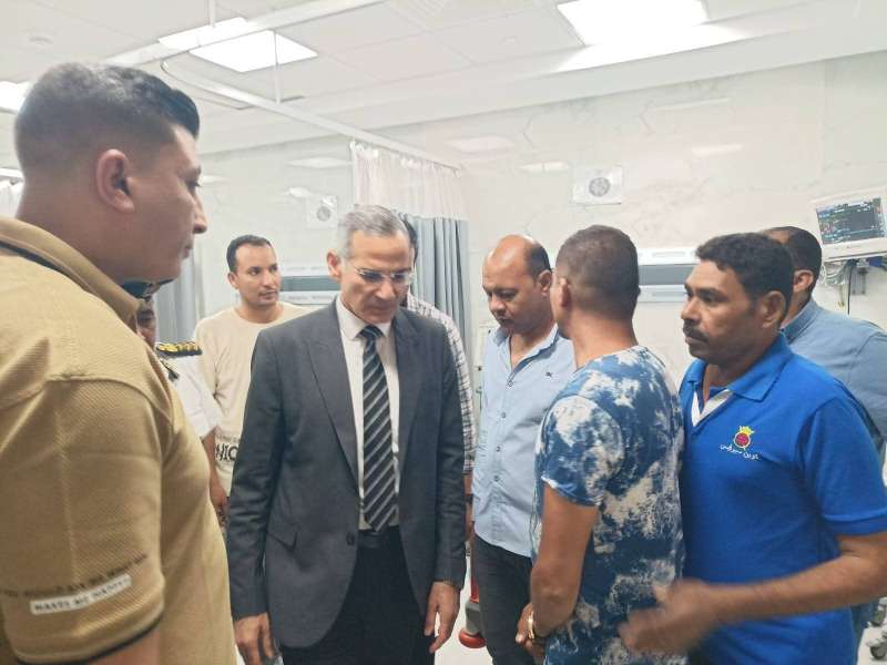 نقل المصابين الى المستشفى 