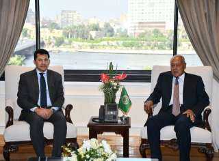 وزير الشباب والرياضة المصري يلتقي الأمين العام لجامعة الدول العربية دعماً للعمل العربي المشترك