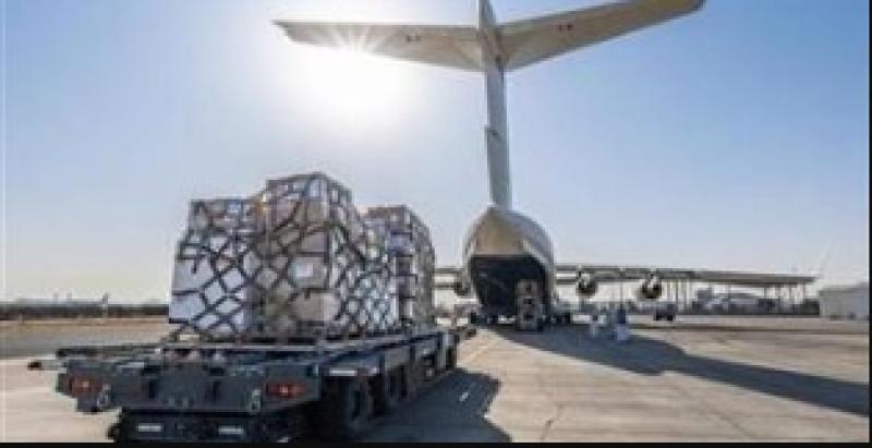 الكويت تسيّر الطائرة السابعة ضمن جسرها الجوي لغزة محملة بـ 10 أطنان مساعدات غذائية